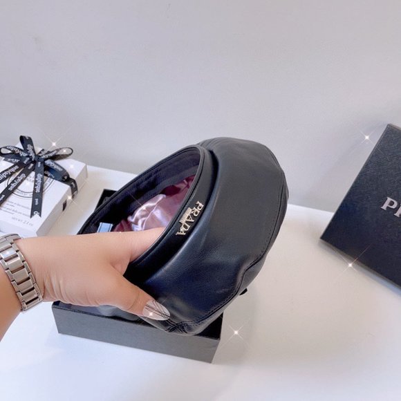 ?✨AUTHENTIC✨?Prada hat